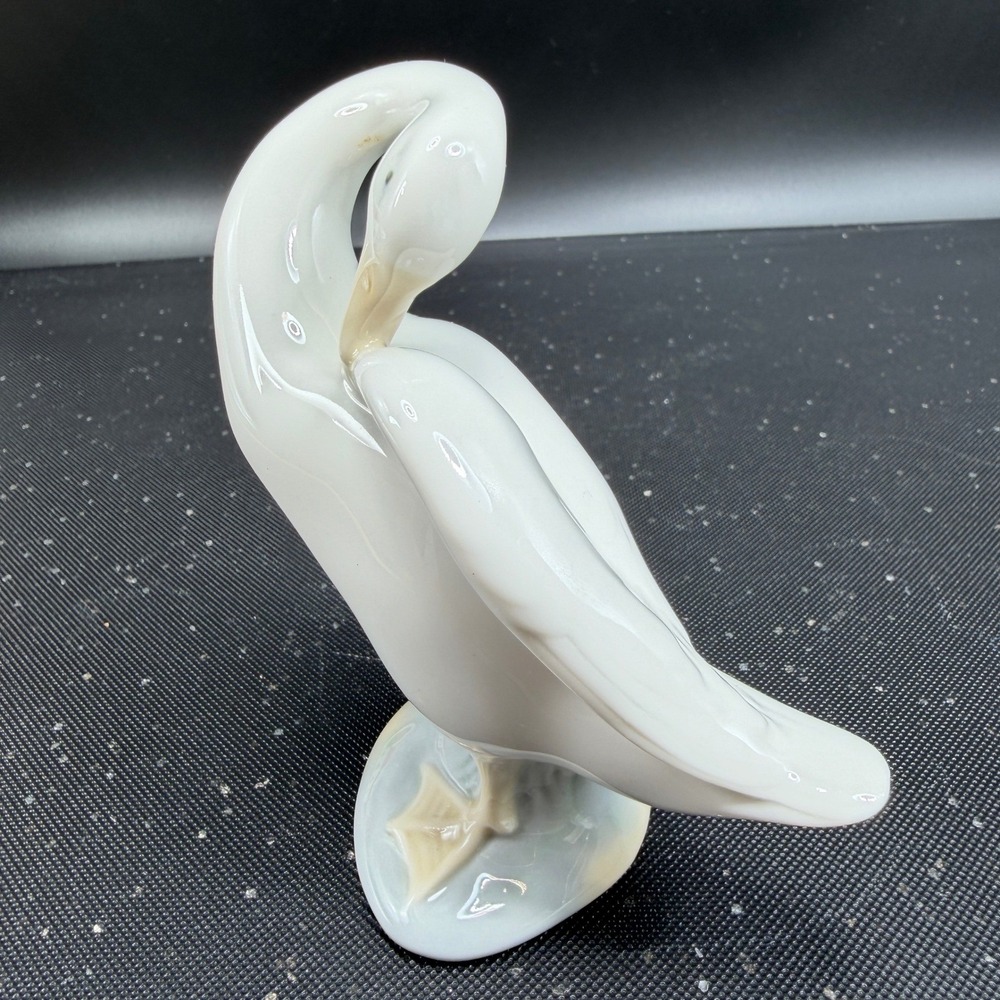 Lladro Swan Bird Figurine Preening Bird Porcelain Spain Glossy White 4 Inch - Picture 10 of 11
